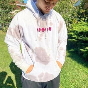 White Embroidered Pull-over Hoodie